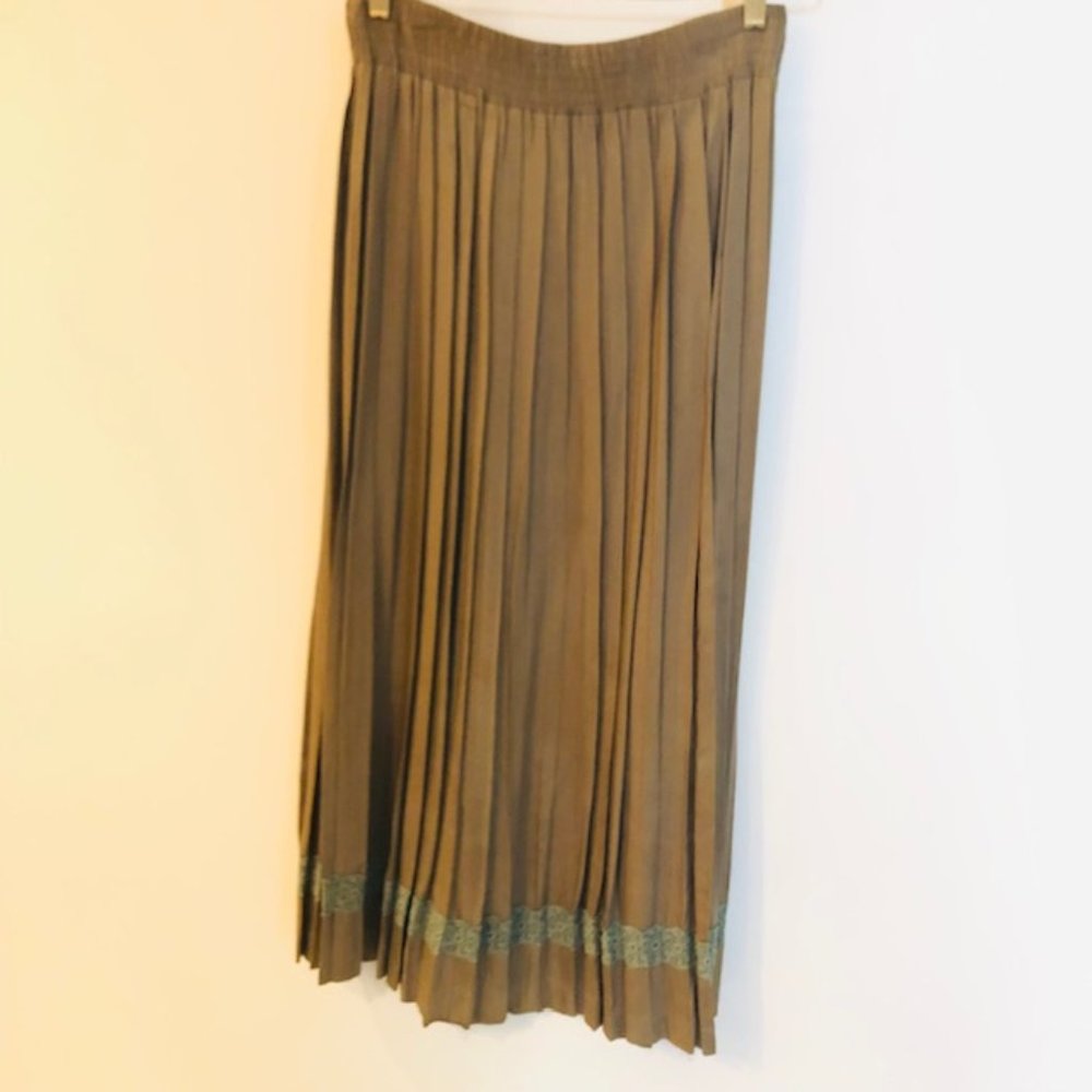 Embellished Pleated Maxi Skirt